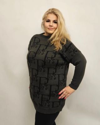 Pouze malá ukázka svetru Paris🫶🏼Skladem ve čtyřech barvách, více info ve stories a zde v odkaze...